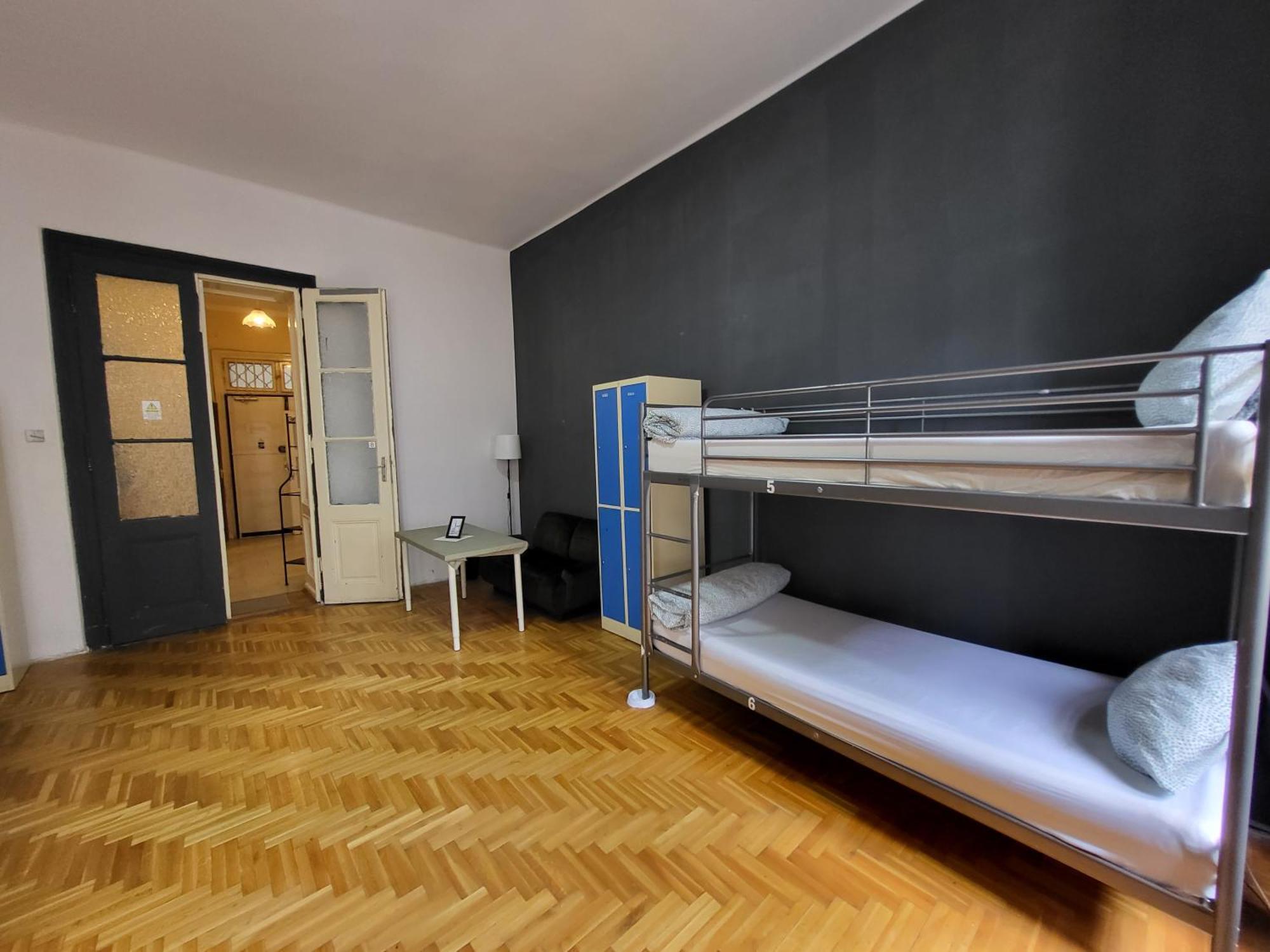 Casa Nora, Budapest